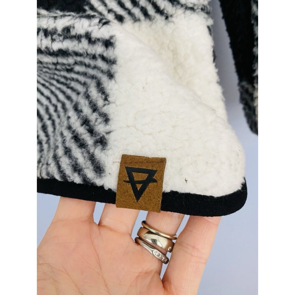 LIV Outdoor Fleece Pullover Fleece Jacket Womens Size Small Black & White Plaid - Picture 4 of 10